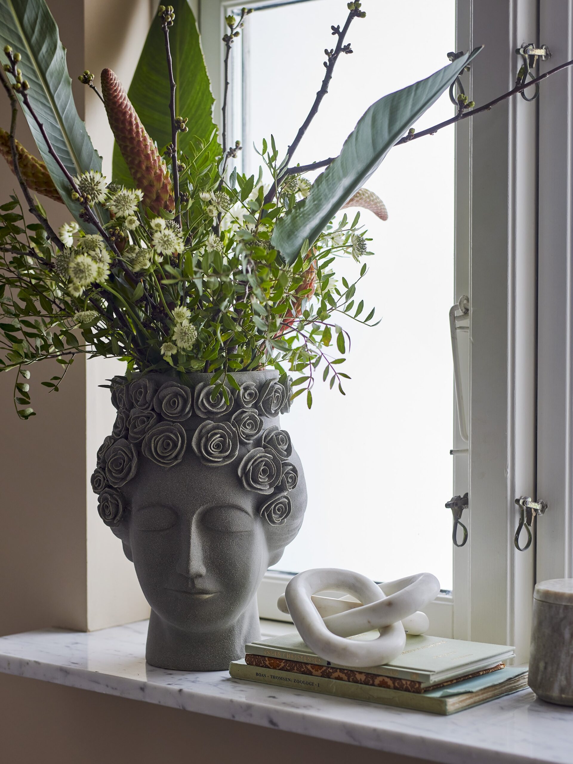 akira-vase-grey-stoneware
